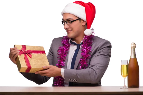 Ung affärsman firar jul i office — Stockfoto