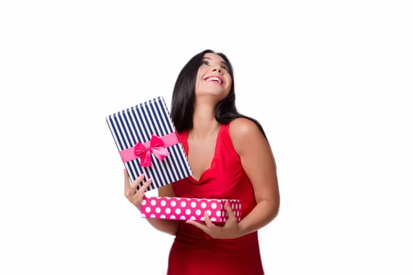 Mulher com caixa de presente isolada no fundo branco — Fotografia de Stock