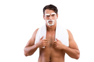 Yakışıklı adam izole üzerinde beyaz arka plan tıraş