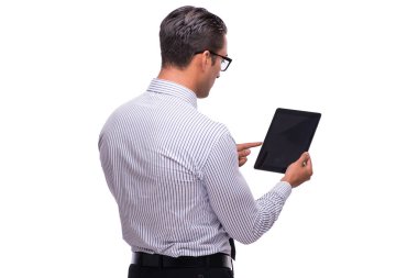 Tablet bilgisayarıyla beyaz izole iş adamı