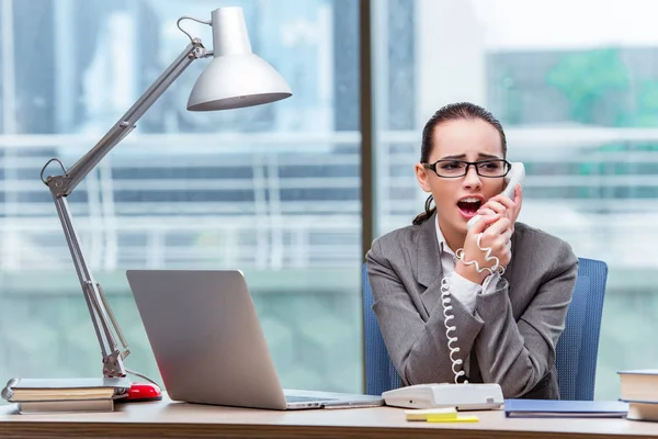 Call center operatör i affärsidé — Stockfoto