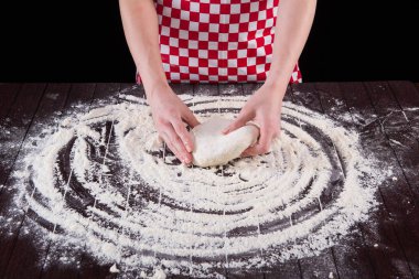 Mutfakta pişirme için hamur hazırlama Cook