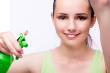 Kavram temizlik genç ev hanımı