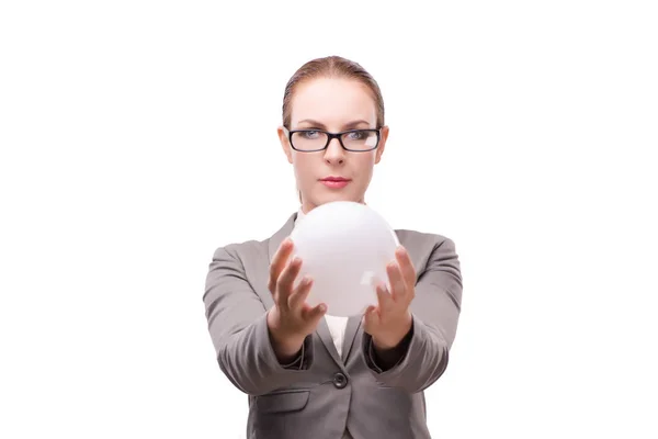 Kvinna som håller crystall bollen isolerad på vit — Stockfoto