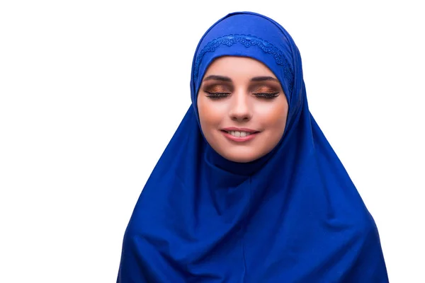 穿上白色孤立的传统穆斯林服装的女人 — 图库照片