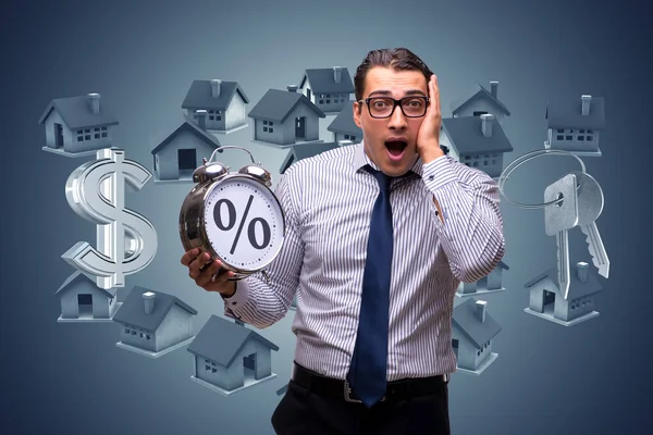 Jovem empresário surpreendido com altas taxas de juros hipotecários — Fotografia de Stock