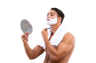 Yakışıklı adam izole üzerinde beyaz arka plan tıraş