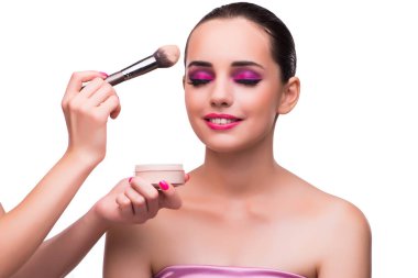 Kadın beyaz izole makyaj almak