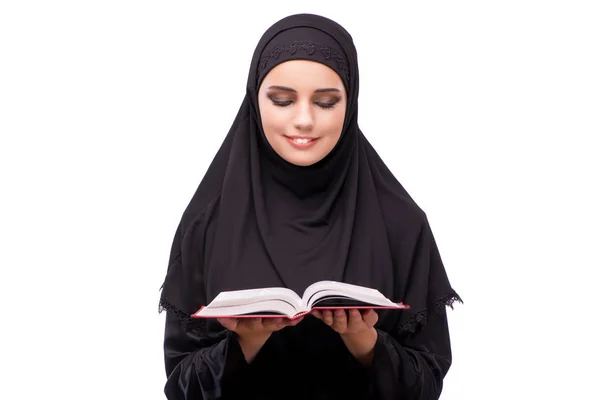 Muslimische Frau in schwarzem Kleid isoliert auf weißem Grund — Stockfoto