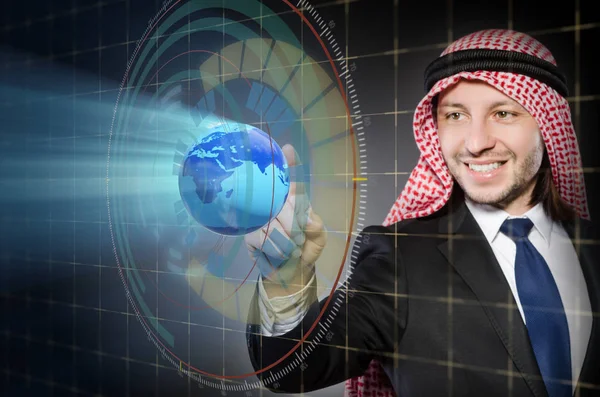 Uomo d'affari arabo nel concetto di business globale — Foto Stock