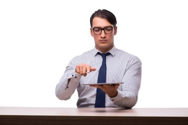 Tablet bilgisayarıyla beyaz izole iş adamı