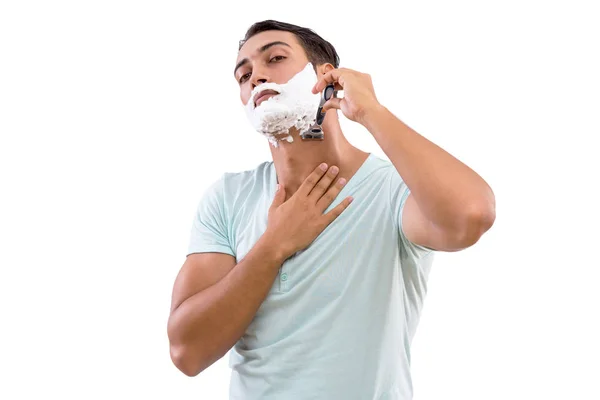 Jóképű férfi borotválkozási a elszigetelt fehér háttér — Stock Fotó