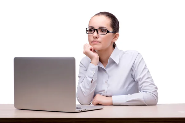 Affärskvinna som arbetar vid sitt skrivbord på vit bakgrund — Stockfoto
