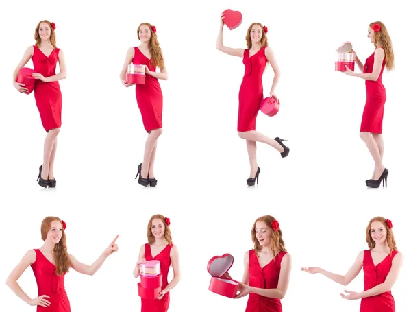 Vestido vermelho mulher segurando caixa de presente isolado no branco — Fotografia de Stock