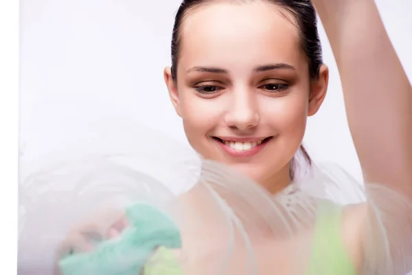 Young housewife in cleaning concept — Stock Photo, Image