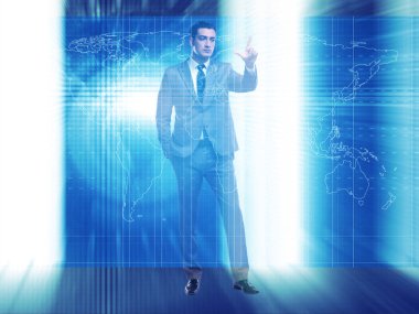 Fütüristik kavramı sanal düğmelere basarak işadamı