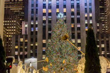 New York - 20 Aralık 2013: Noel ağacı Rockefeller cent
