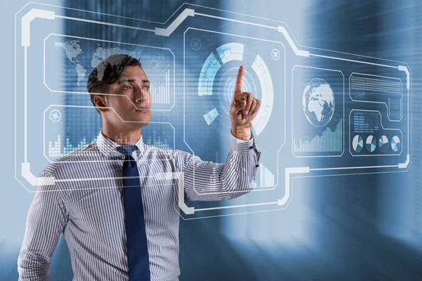 Geschäftsmann drückt virtuelle Knöpfe in futuristischem Konzept — Stockfoto