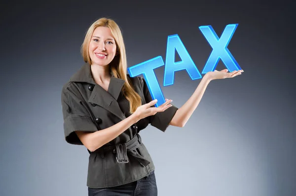 Podnikatelka v daňových obchodní koncept — Stock fotografie