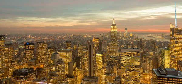 Günbatımında New York Manhattan manzarası