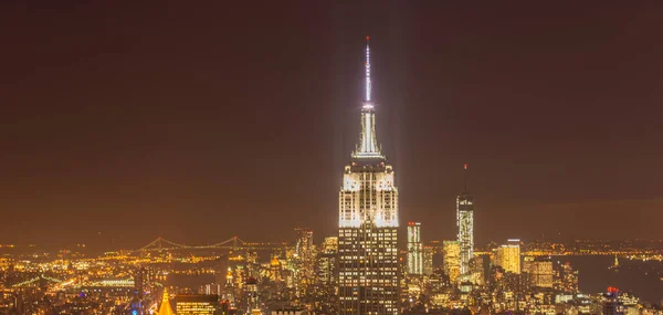 Uitzicht op New York Manhattan tijdens zonsondergang — Stockfoto