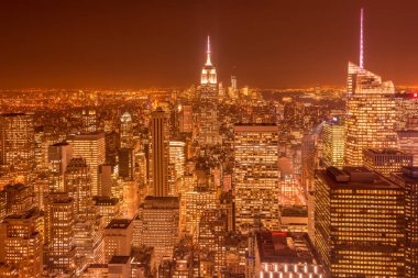 Günbatımında New York Manhattan 'ın gece manzarası