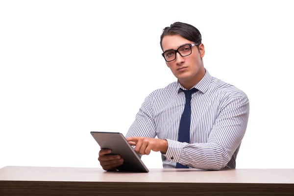 Podnikatel používá svůj počítač tablet izolované na bílém — Stock fotografie