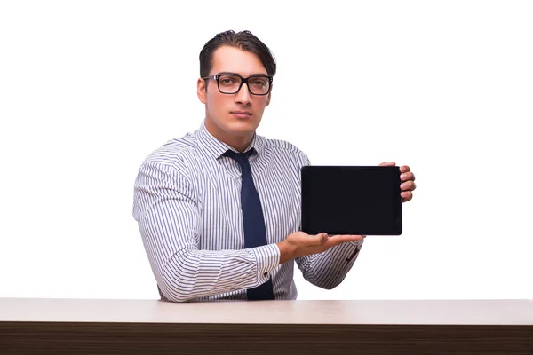 Tablet bilgisayar kullanarak sunan adam — Stok fotoğraf