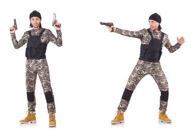 Silahlı asker beyazı izole etti.