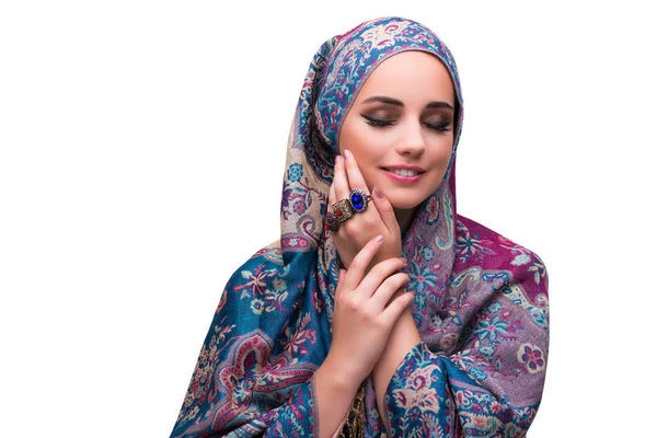 Donna in tradizionale copertura musulmana con anello — Foto Stock