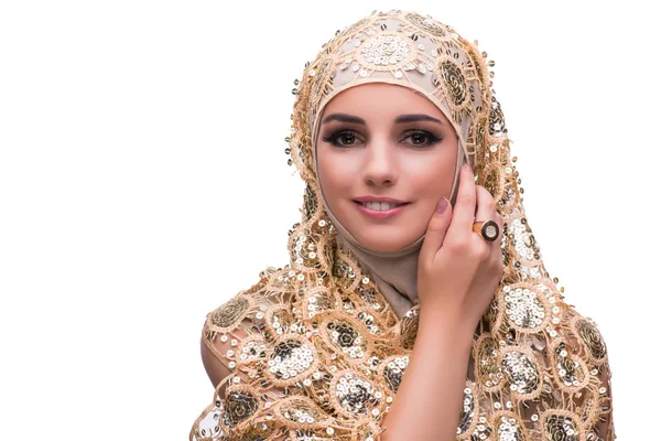 Muslimische Frau in goldenem Einband isoliert auf weiß — Stockfoto