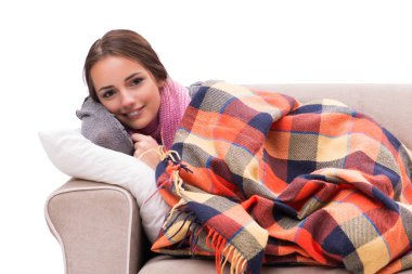 Kanepede yatan hasta bir kadın