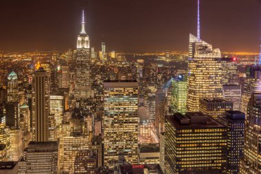 Günbatımında New York Manhattan 'ın gece manzarası