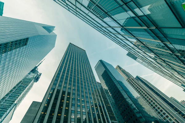 New York skyscrapers vew from street level — Stock Photo, Image