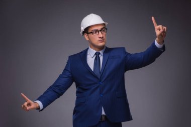 Endüstriyel kavramında genç mimar