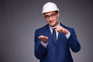 Endüstriyel kavramında genç mimar