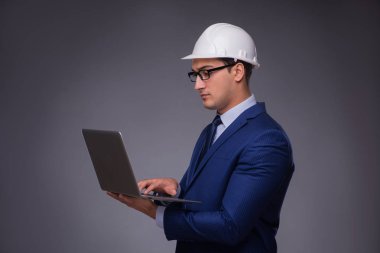 Endüstriyel kavramında genç mimar