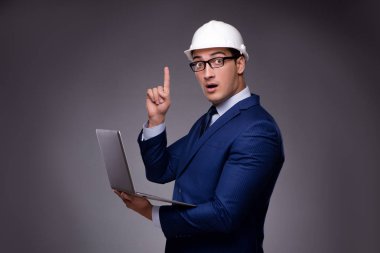 Endüstriyel kavramında genç mimar