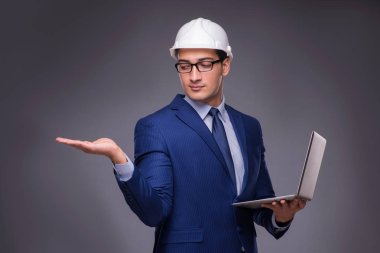 Endüstriyel kavramında genç mimar