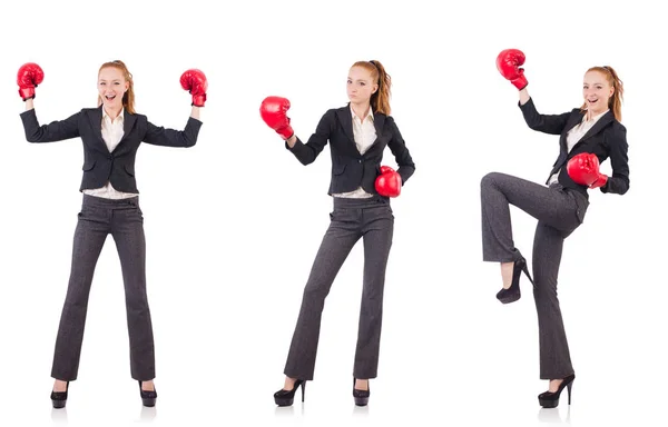 Mulher empresária com luvas de boxe em branco — Fotografia de Stock