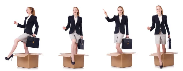 Bizneswoman z pudełkami izolowane na białym — Zdjęcie stockowe