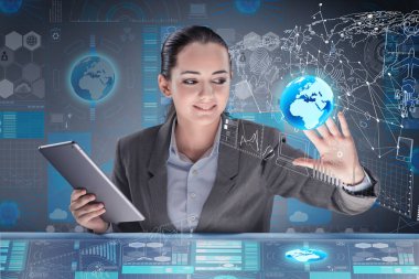 Fütüristik medya kavramı kadınla paylaşmak