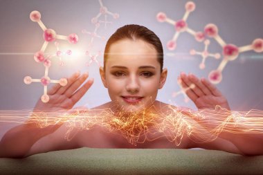 Kadın düğmelere basarak Spa