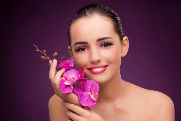 Mooie vrouw in make-up concept — Stockfoto