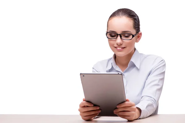 Beyaz zemin üzerine tablet bilgisayarda çalışan iş kadını — Stok fotoğraf
