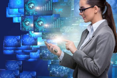 Uzaktan erişim kavramı ile hareket eden telefon