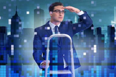 İş adamı iş dünyasında merdiveni tırmanır