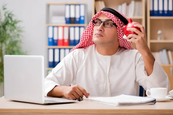 Arab businessman working in the office — Stock Photo, Image