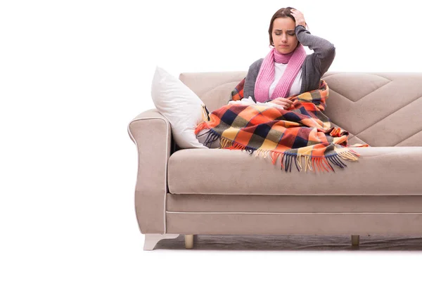 Mulher doente deitada no sofá — Fotografia de Stock