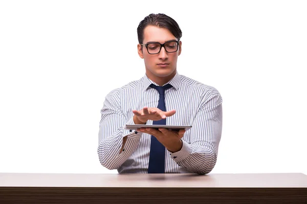 Geschäftsmann benutzt seinen Tablet-Computer isoliert auf Weiß — Stockfoto